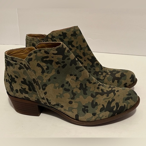 Lucky Brand Barstyn Olive Camo Booties - Picture 4 of 16
